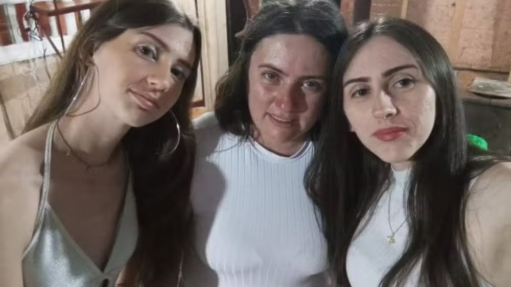 Acidente entre carro e carreta na BR-285/RS mata mãe e filhas, em Colorado