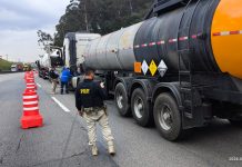 Fiscalização na Via Dutra flagra 80 veículos de carga irregulares transportando produtos perigosos Fiscalização na Via Dutra flagra 80 veículos de carga irregulares transportando produtos perigosos