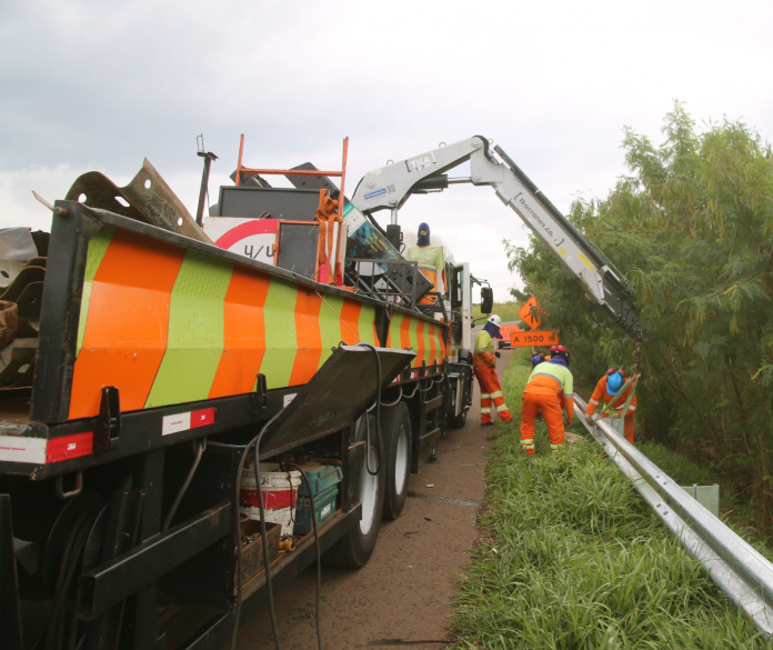 Rodovias do Paraná recebem manutenção, nesta terça-feira (16) Rodovias do Paraná recebem manutenção, nesta terça-feira (16)