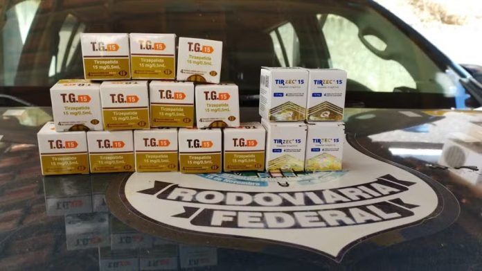 Motorista é preso com remédios para emagrecer na BR-251/MG, em Salinas