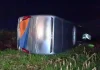 Ônibus tomba na rodovia BR-180/PR, entre Cascavel e Juvinópolis, e deixa feridos Ônibus tomba na rodovia BR-180/PR, entre Cascavel e Juvinópolis, e deixa feridos