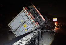 Acidente na Via Anchieta com carretas e caminhão interdita pista de subida, em Cubatão (SP)