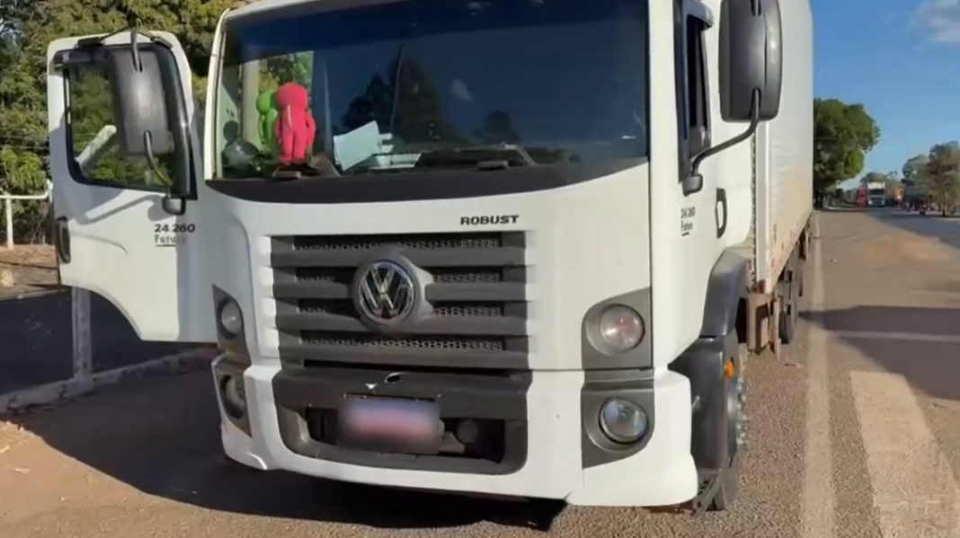 Caminhoneiro é flagrado na BR-153/GO, em Porangatu, com 3 mil comprimidos de "rebite"