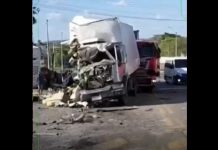 Colisão frontal entre ônibus e duas carretas na BR-343 deixa ferido, em Água Branca