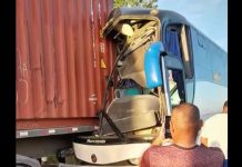 Acidente com ônibus na Via Parafuso (BA-535) deixa ao menos 20 feridos, em Camaçari