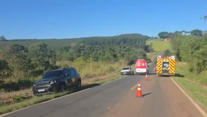 Acidente com ônibus na rodovia SP-107 deixa 11 feridos, em Amparo