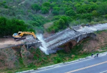 Mão e Contramão : Governo inaugura pontes de um lado e deixa outras caindo aos pedaços Mão e Contramão : Governo inaugura pontes de um lado e deixa outras caindo aos pedaços