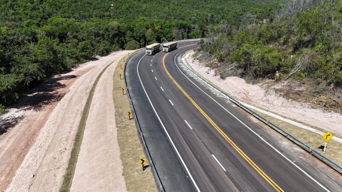 Finalizada a 1ª correção de traçado em trecho crítico da Serra do Cachimbo, na BR-163/MT Finalizada a 1ª correção de traçado em trecho crítico da Serra do Cachimbo, na BR-163/MT