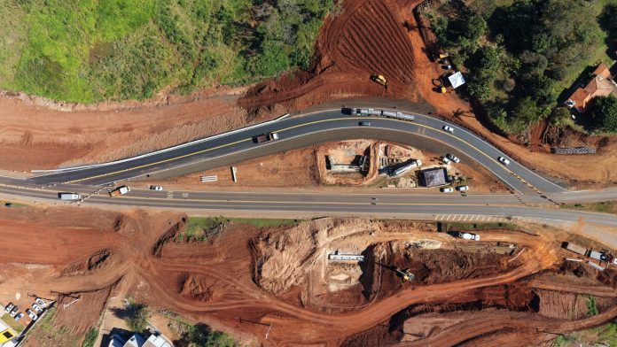 Obras da duplicação da BR-153/PR causam desvios, de Jacarezinho a Santo Antônio da Platina Obras da duplicação da BR-153/PR causam desvios, de Jacarezinho a Santo Antônio da Platina