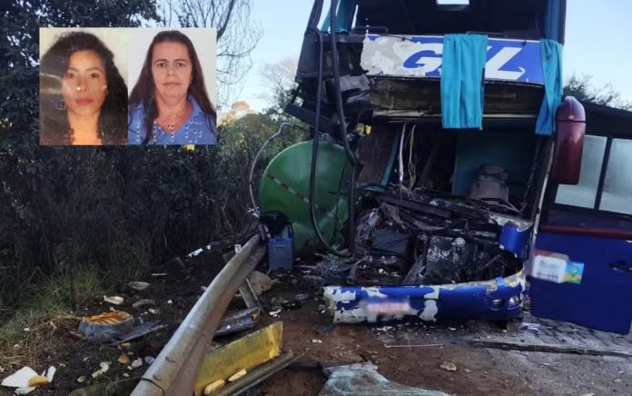 Acidente na BR-267/MG, entre ônibus e caminhão, deixa duas mulheres mortas Acidente na BR-267/MG, entre ônibus e caminhão, deixa duas mulheres mortas
