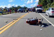 Moto colide frontalmente com camionete e motoqueira morre na SE-100, em Indiaroba