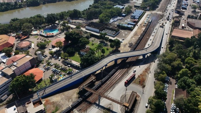 Viaduto é liberado ao tráfego em Barra Mansa, no Rio de Janeiro