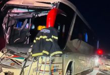 Acidente com ônibus na MG-410 deixa ao menos 19 feridos, em Lagoa Grande