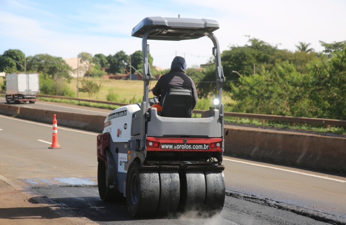 Concessionária paranaense realiza serviços de melhorias em dez rodovias, nesta quarta (15) Concessionária paranaense realiza serviços de melhorias em dez rodovias, nesta quarta (15)