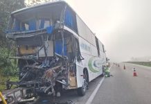 Motorista de ônibus morre em acidente contra carreta na Via Dutra, em Santa Isabel (SP) Motorista de ônibus morre em acidente contra carreta na Via Dutra, em Santa Isabel (SP)