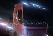Carreta Volvo FH atropela e mata pedestre na Via Anhanguera, em Limeira (SP)