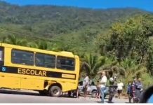 Acidente envolvendo moto e ônibus escolar deixa motoqueiro morto na Rio-Santos, em Ubatuba (SP) Acidente envolvendo moto e ônibus escolar deixa motoqueiro morto na Rio-Santos, em Ubatuba (SP)
