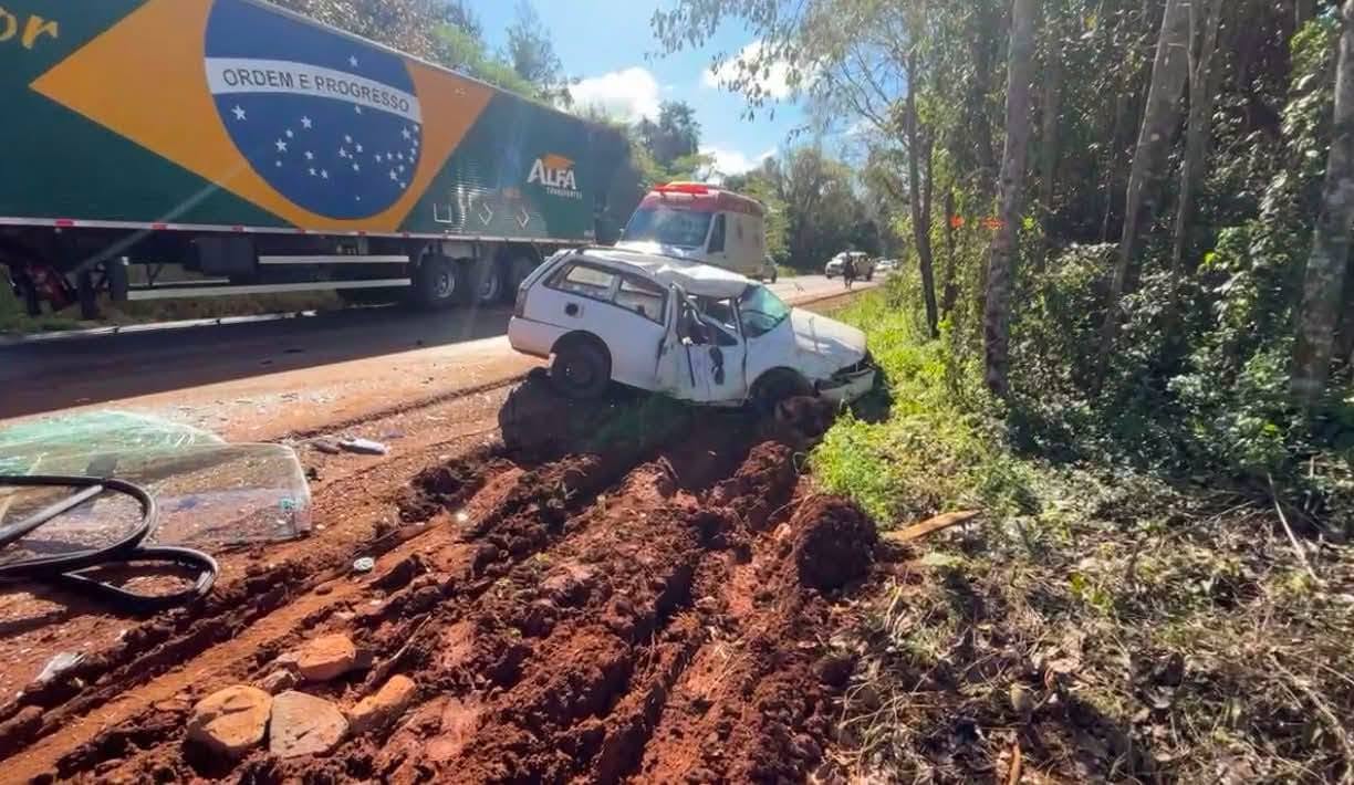 Acidente entre ônibus e carro deixa um morto na ERS-324, em Ronda Alta