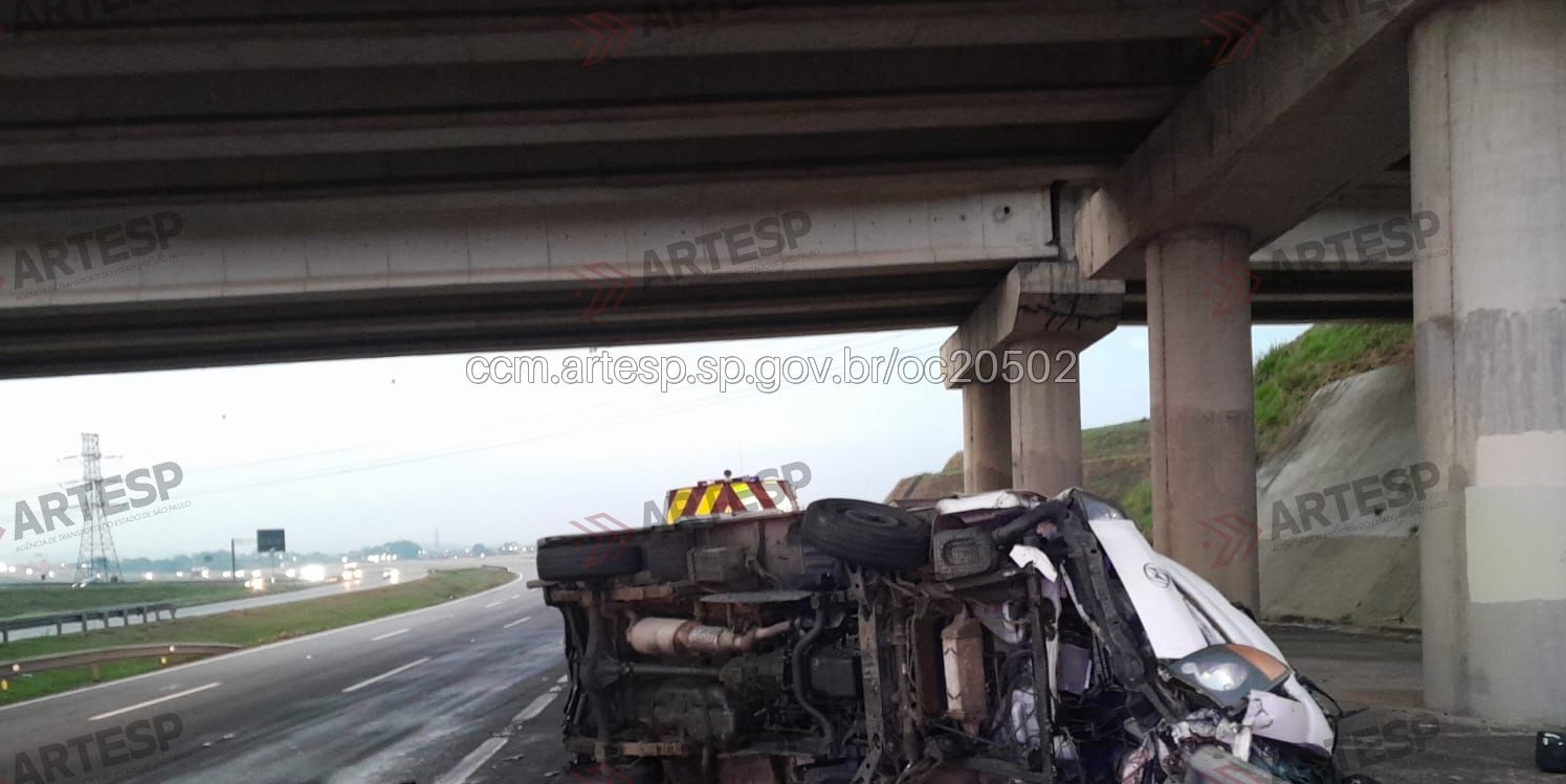 Acidente no rodoanel deixa uma pessoa morta e outra ferida, em Itaquaquecetuba