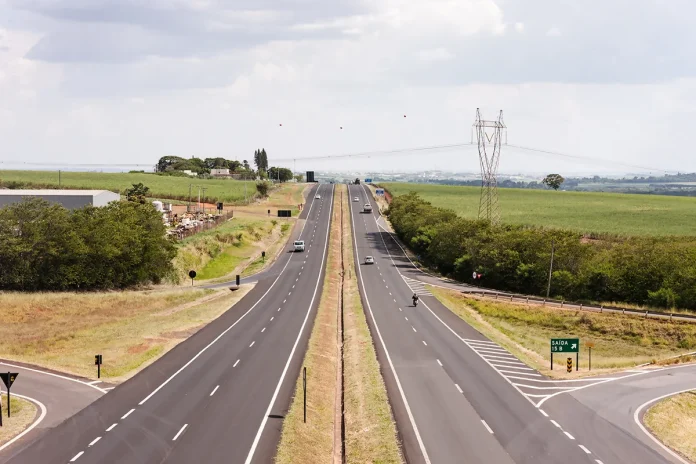 Motoristas devem ter atenção redobrada, nesta semana, devido às obras nas rodovias da Via Colinas Motoristas devem ter atenção redobrada, nesta semana, devido às obras nas rodovias da Via Colinas