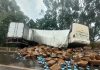 Sobe para dois o total de mortes em acidente entre ônibus e carreta na BR-040/MG, em Três Marias Sobe para dois o total de mortes em acidente entre ônibus e carreta na BR-040/MG, em Três Marias