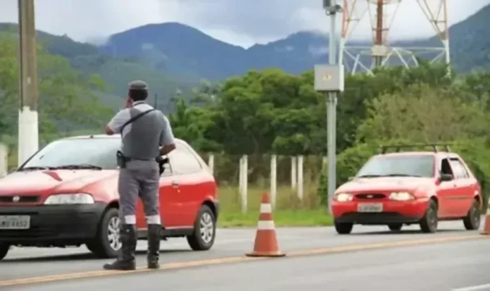 Tamoios (SP-099) terá bloqueios momentâneos para aferição de radares, nesta quarta-feira (5) Tamoios (SP-099) terá bloqueios momentâneos para aferição de radares, nesta quarta-feira (5)