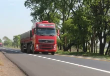 Caminhões e carretas terão restrição de tráfego em vias federais do CE, no feriado da Independência Caminhões e carretas terão restrição de tráfego em vias federais do CE, no feriado da Independência