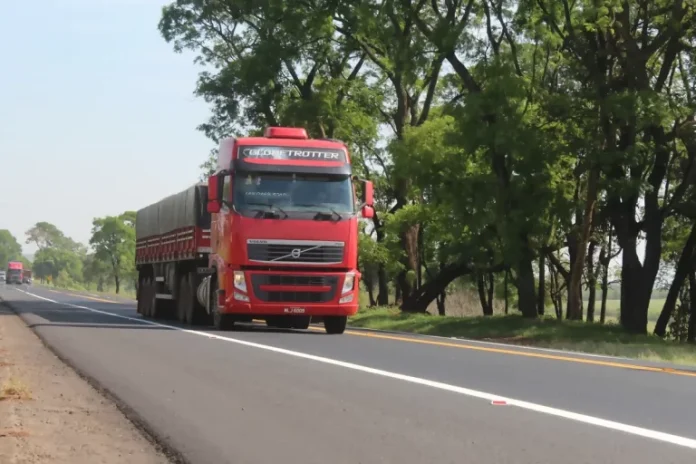 Caminhões e carretas terão restrição de tráfego em vias federais do CE, no feriado da Independência