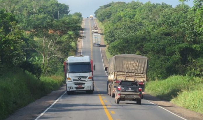 Governo federal sanciona novas regras para o frete, mas veta vários pontos importantes Governo federal sanciona novas regras para o frete, mas veta vários pontos importantes