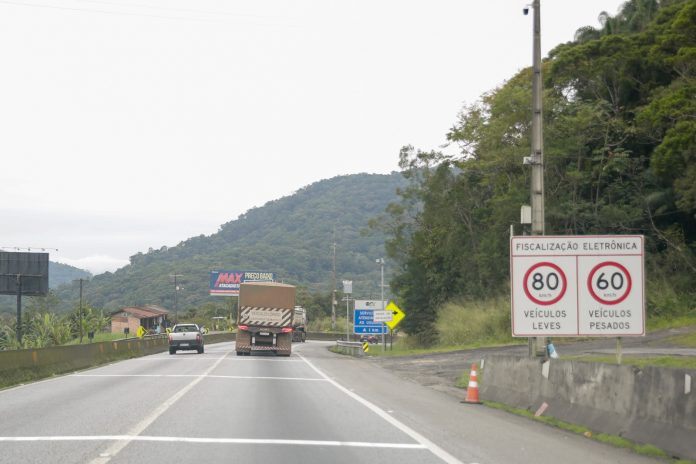 Atendimentos a acidentes na PR-151 caem 80% em 1 ano, após instalação de radares Atendimentos a acidentes na PR-151 caem 80% em 1 ano, após instalação de radares