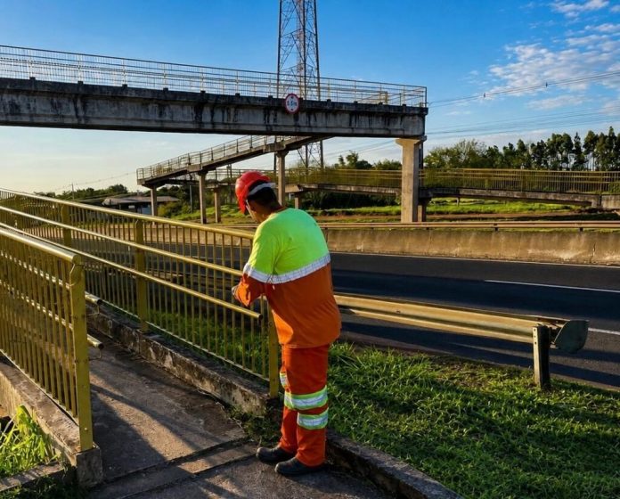 Manutenção em passarela na BR-376/PR, em Paranavaí, requer atenção redobrada, nesta terça (4) e quarta (5) Manutenção em passarela na BR-376/PR, em Paranavaí, requer atenção redobrada, nesta terça (4) e quarta (5)