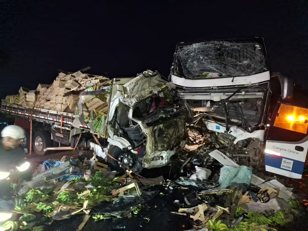 Em menos de uma semana, 35 pessoas morreram e dezenas ficaram feridas em acidentes envolvendo ônibus