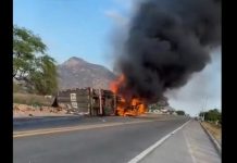 Carreta tomba na BR-222/CE, pega fogo, e caminhoneiro morre carbonizado, em Irauçuba
