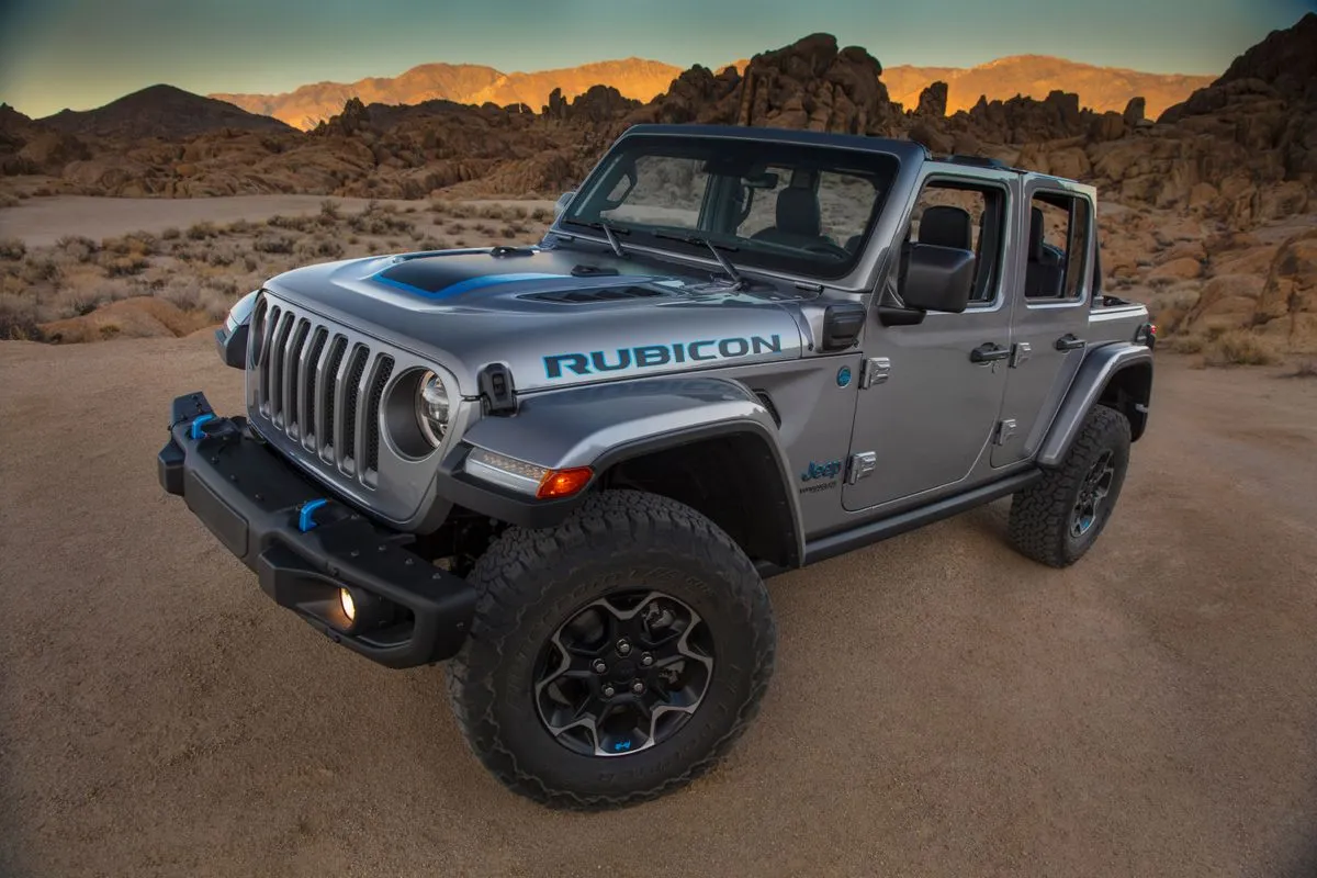 Recall da Jeep e RAM inclui 7,2 mil veículos por risco de incêndio e falhas nos cintos traseiros