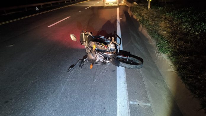 Motoqueiro morre em choque contra defensa na MG-050, em Itaúna Motoqueiro morre em choque contra defensa na MG-050, em Itaúna