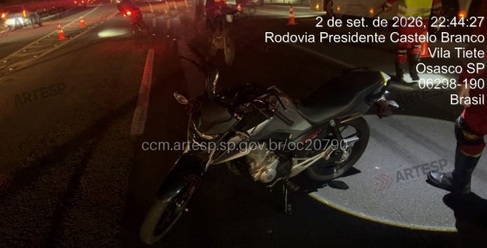Motoqueira morre na Castello Branco depois de cair e ser atropelada por caminhão, em SP