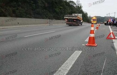 Motoqueiro cai na Via Anhanguera (SP-330) e morre atropelado por veículo, em Cajamar
