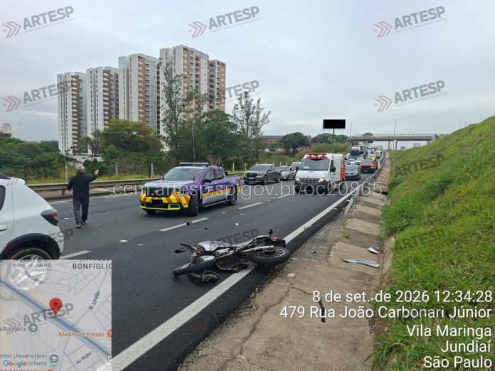 Motoqueiro morre após colidir em traseira de carro na marginal da Anhanguera, em Jundiaí (SP)