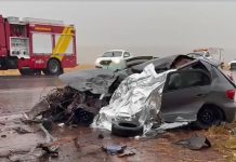 Acidente na GO-210, entre carro e carreta, deixa motorista morto, em Santa Helena de Goiás
