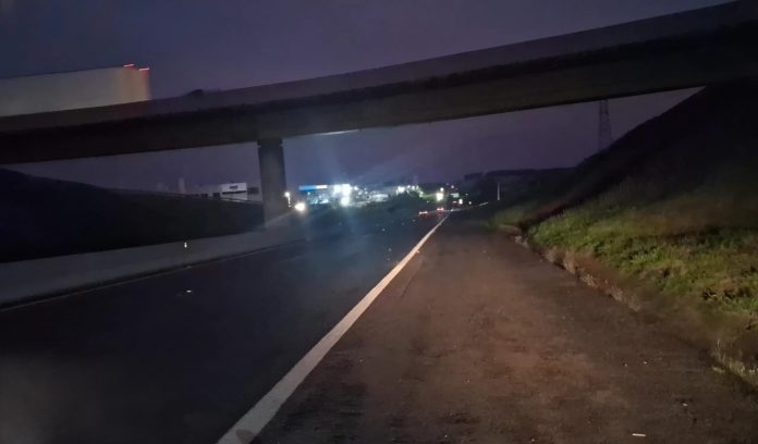 Pedestre comete suicídio pulando de viaduto no Marechal Rondon, em Bauru (SP) Pedestre comete suicídio pulando de viaduto no Marechal Rondon, em Bauru (SP)