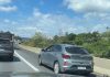 Carro da concessionária SPMar é flagrado trafegando pelo acostamento na Bandeirantes para fugir de congestionamento Carro da concessionária SPMar é flagrado trafegando pelo acostamento na Bandeirantes para fugir de congestionamento