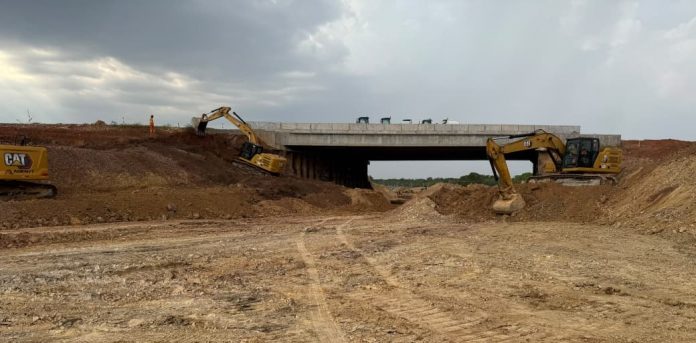 Obras do viaduto alteram o tráfego na Rodovia dos Imigrantes (BR-070/MT, neste fim de semana, em Cuiabá