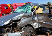 Acidente entre carreta e camionete na GO-174 deixa motorista ferido, em Rio Verde