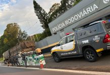 Caminhoneiro é preso na Rodovia Assis Chateaubriand (SP-425) com quase 3 toneladas de maconha, em Pirapozinho (SP).