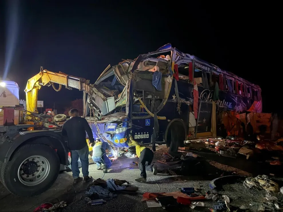 Ônibus de acidente com 6 mortes na BR-251/116/MG está irregular e é um infrator contumaz Ônibus de acidente com 6 mortes na BR-251/116/MG está irregular e é um infrator contumaz