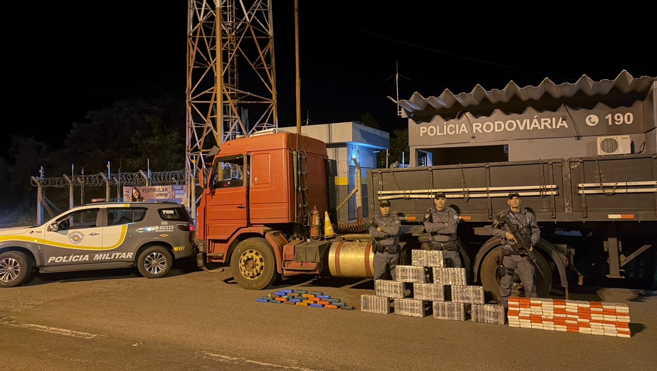 Polícia Rodoviária de SP apreende 246 kg de drogas em carreta na SP-613, em Rosana