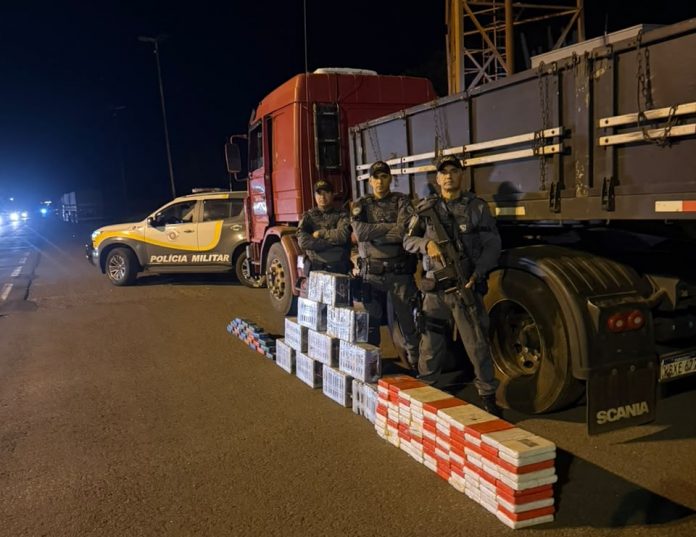 Polícia Rodoviária de SP apreende 246 kg de drogas em carreta na SP-613, em Rosana Polícia Rodoviária de SP apreende 246 kg de drogas em carreta na SP-613, em Rosana