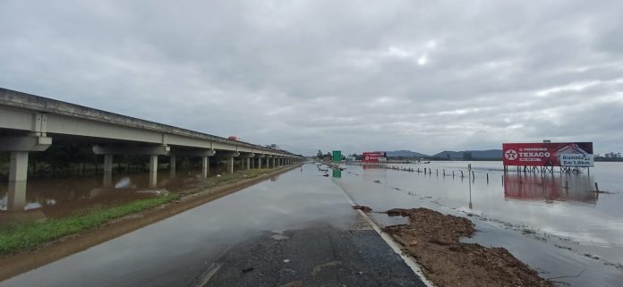 ATENÇÃO, MOTORISTAS! Acesso Norte de Araranguá, na BR-101/SC está interditado