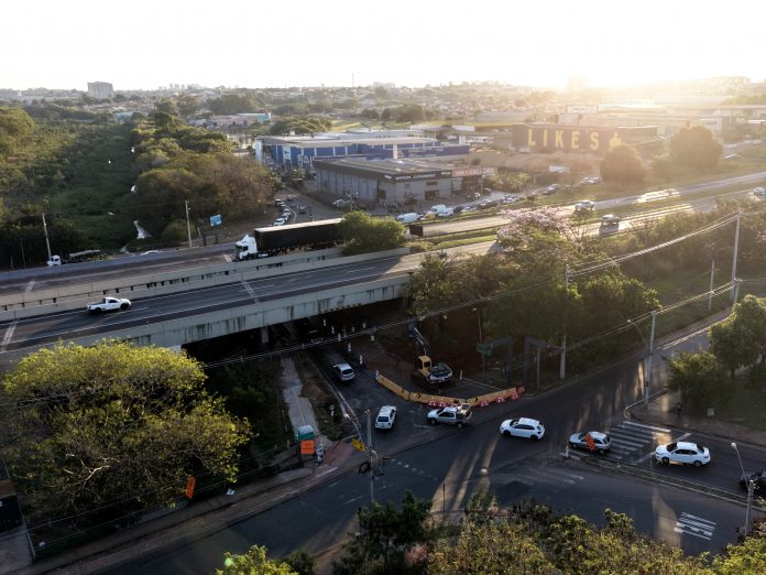 Ponte sobre Córrego dos Macacos na SP-310 será interditada, a desta quarta-feira (9) Ponte sobre Córrego dos Macacos na SP-310 será interditada, a desta quarta-feira (9)