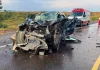 Acidente na BR-146/MG, entre carro e caminhão-baú, deixa 3 mortos e 2 feridos, em Guaxupé Acidente na BR-146/MG, entre carro e caminhão-baú, deixa 3 mortos e 2 feridos, em Guaxupé